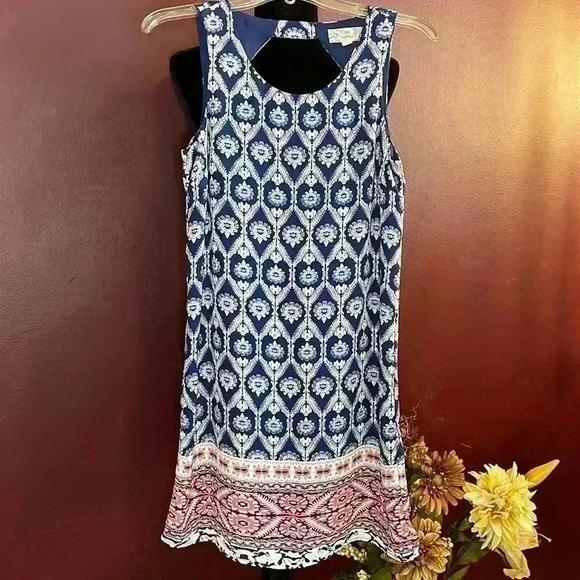 PINK REPUBLIC Sleeveless Dress - Picture 1 of 9